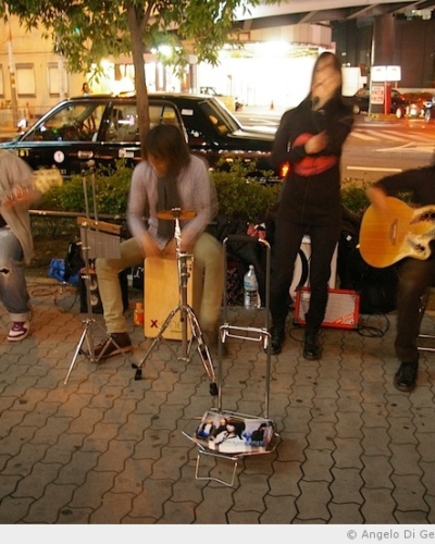 Et pendant ce temps-là . . . à Osaka