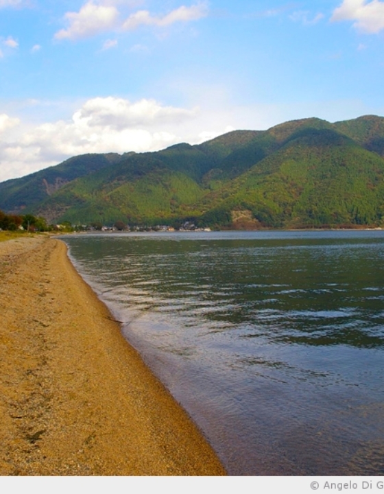 Discussion avec l’immense lac Biwa
